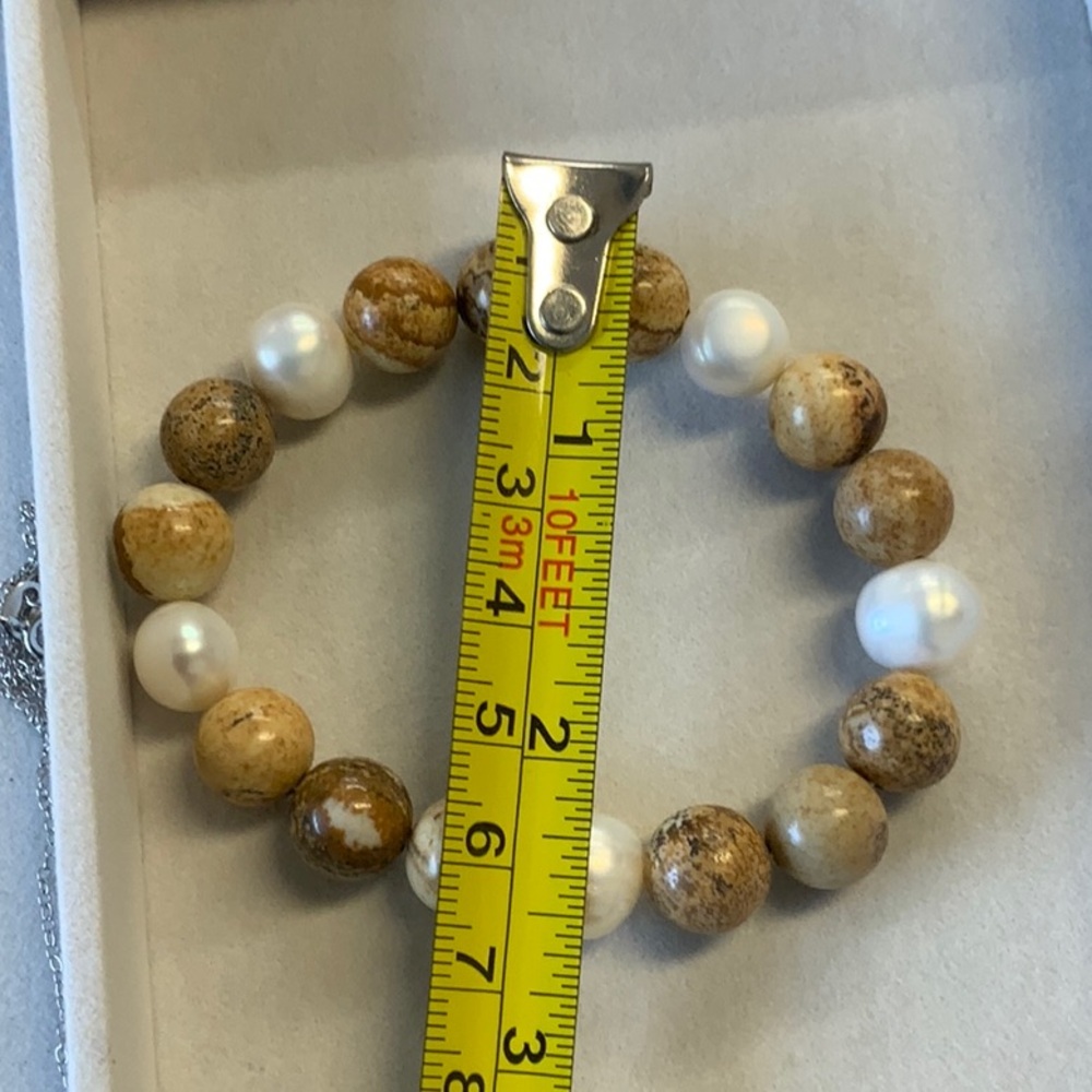 Beaded necklace and bracelet - Picture 2 of 5